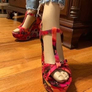 Floral Wedges, never worn. new in box